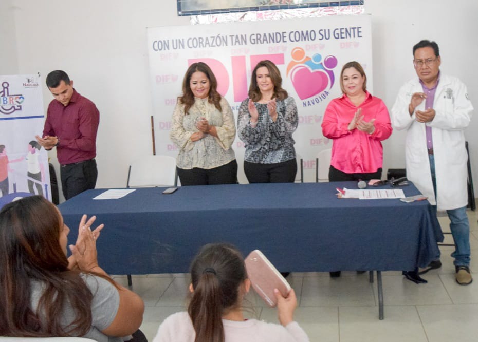 ENTREGA DIF NAVOJOA 100 BECAS-TERAPIA A PERSONAS CON DISCAPACIDAD