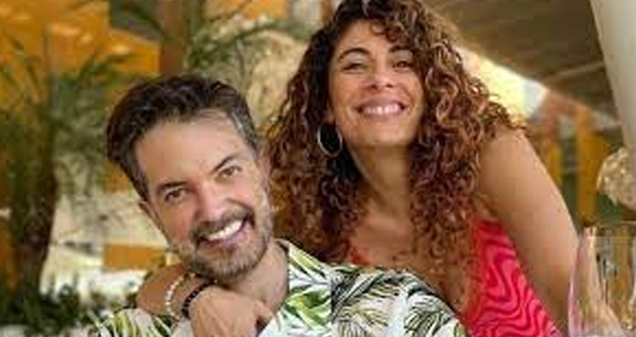 Anna Ferro presume mesa de Navidad con lugares para hijos de Fer del Solar