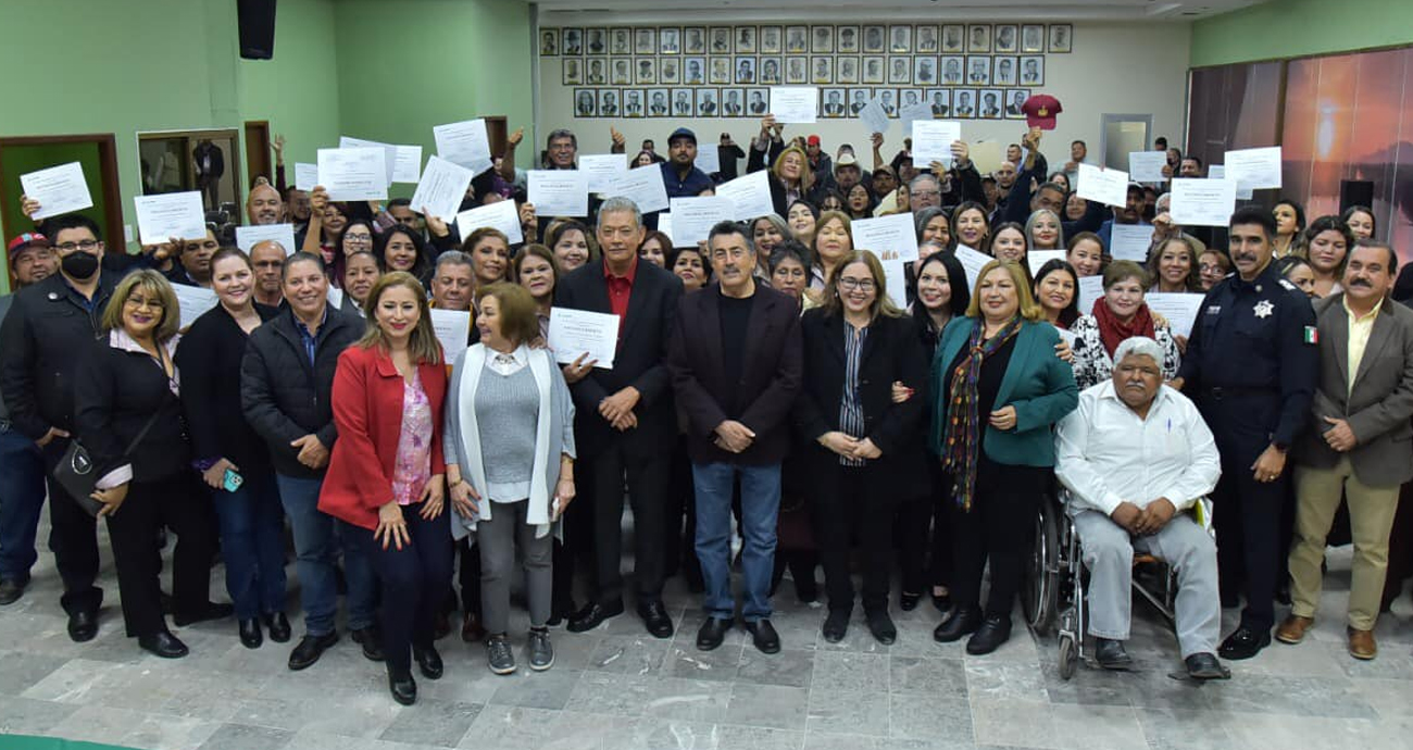 Reconoce Lamarque Cano a 74 empleados destacados del Ayuntamiento de Cajeme