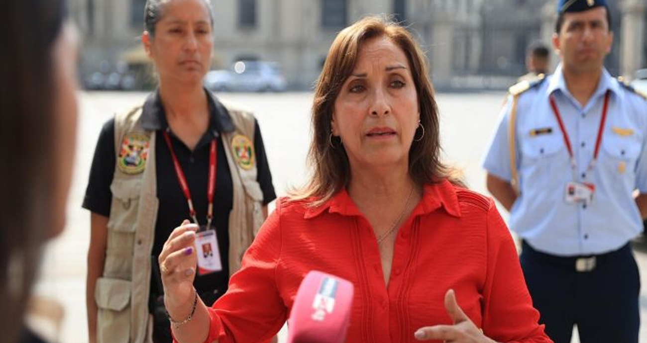 Dina Boluarte, «firme» en la presidencia de Perú; exige adelantar elecciones generales