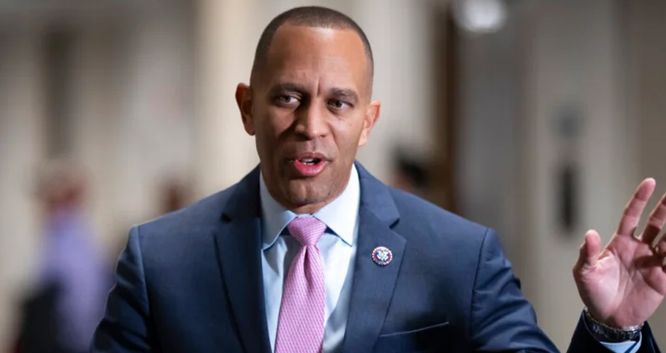 Hakeem Jeffries se convierte en el primer afroamericano en ser el líder demócrata en la Cámara de Representantes de EU