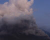 Indonesia evacúa a cerca de 2 mil personas por la erupción del volcán del Monte Semeru