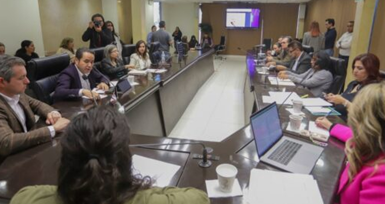 Continúa análisis del paquete fiscal