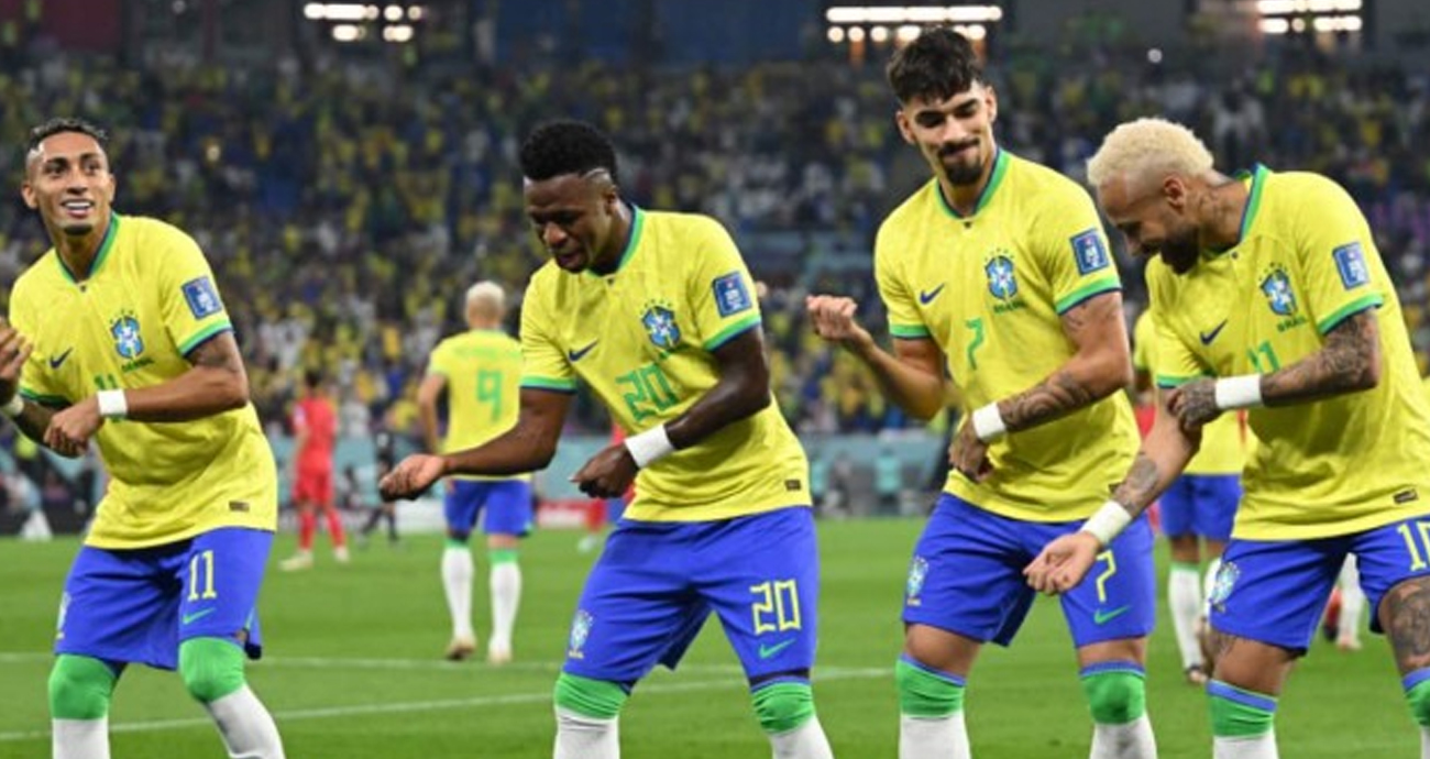 Brasil ‘baila’ y consigue octava clasificación consecutiva a Cuartos