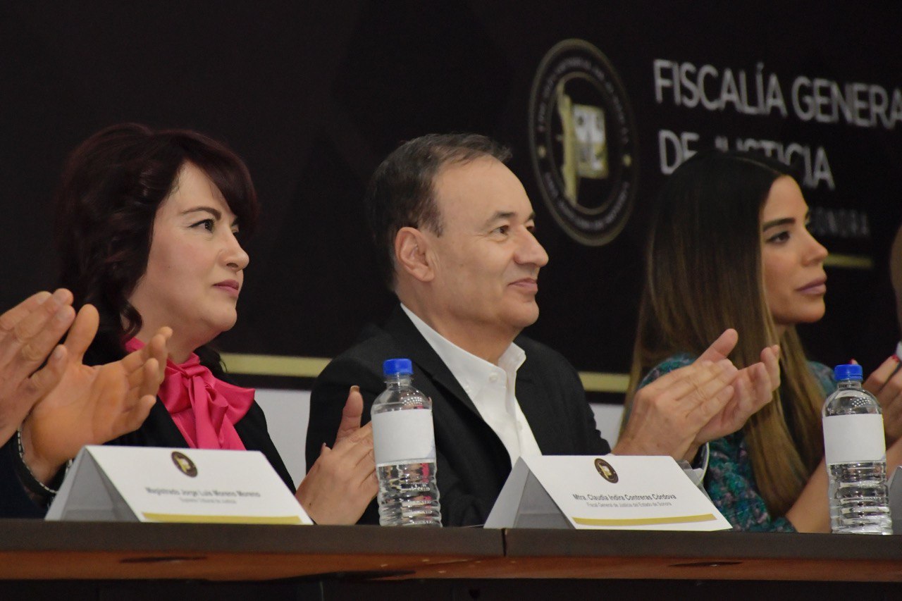 Reconoce gobernador Alfonso Durazo a 282 personas servidoras públicas de la FGJE