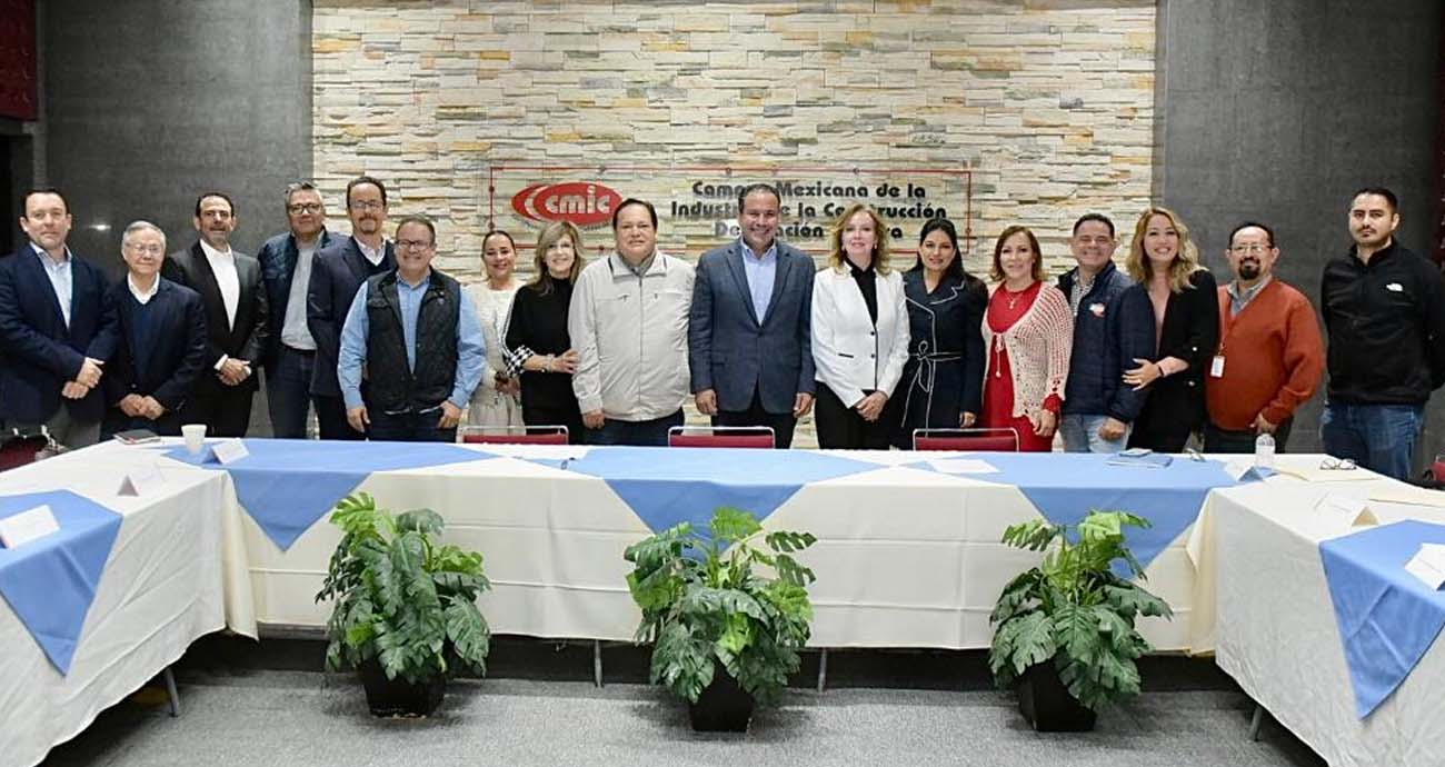 Formaliza Toño Astiazarán incorporación de profesionales independientes al IMPLAN