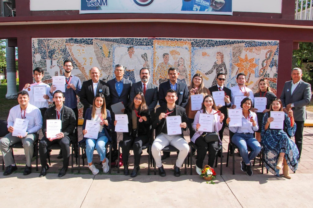 Reconoce SEC a alumnos destacados en ingeniería