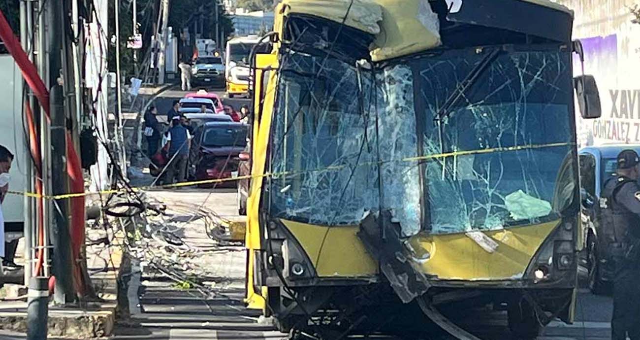 ¡Terrible choque! Camión se queda sin frenos en la México-Toluca e impacta a 9 vehículosq