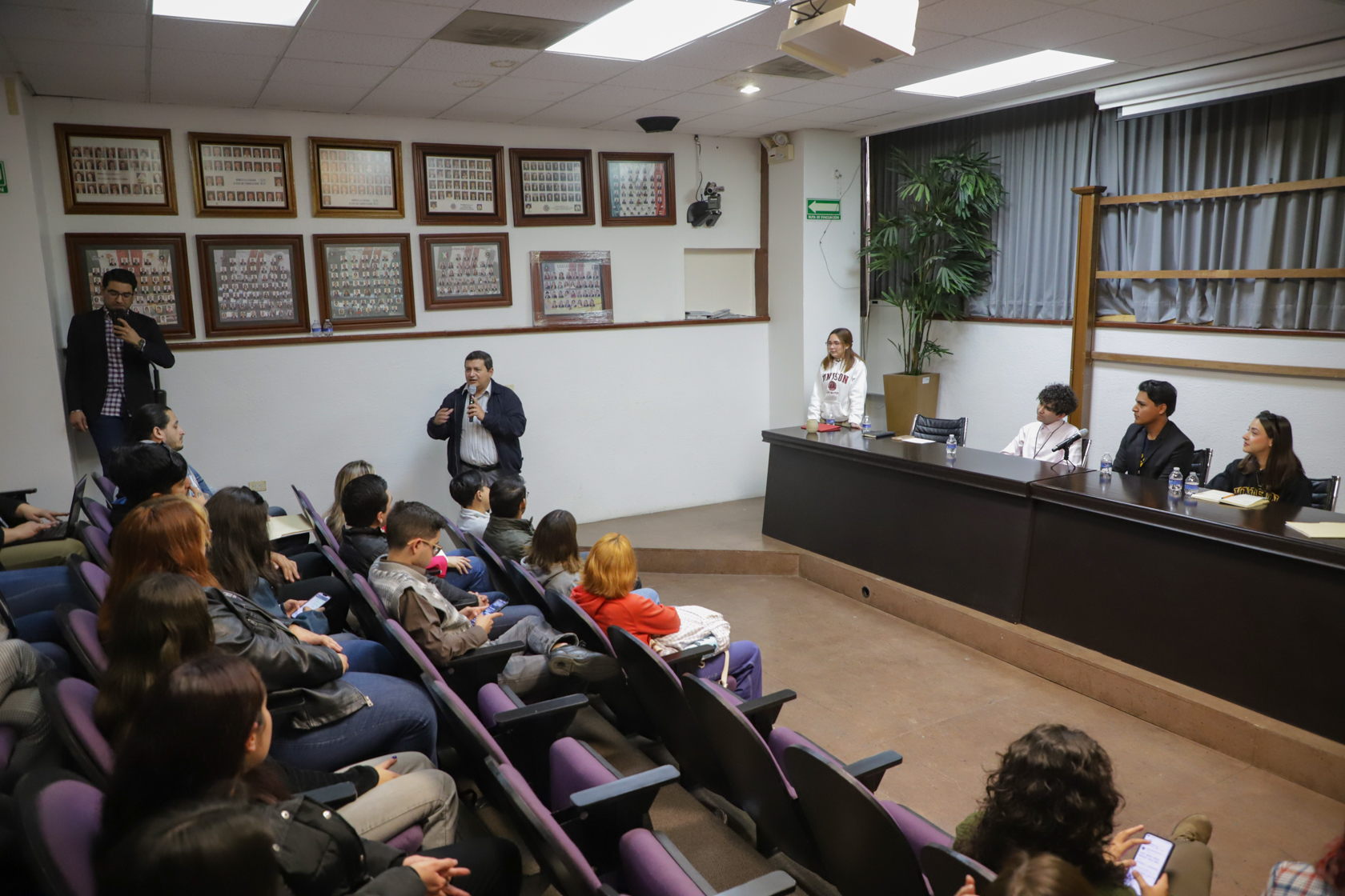 Atienden diputados propuesta de estudiantes de la UNISON