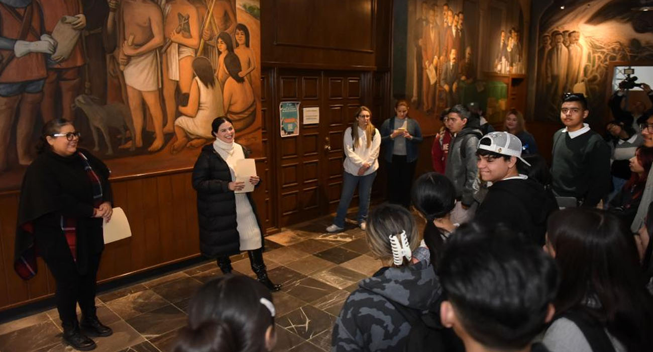 Conocen y disfrutan estudiantes de preparatoria el patrimonio histórico de Hermosillo