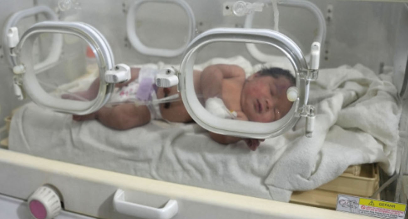 Nace bebé entre escombros tras terremoto; es la única sobreviviente