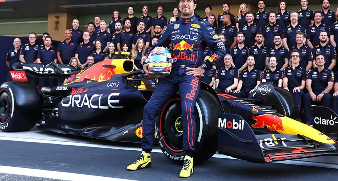 ‘Checo’ Pérez y Red Bull lanzan el coche con el que competirán en la F1 en 2023 el RB19