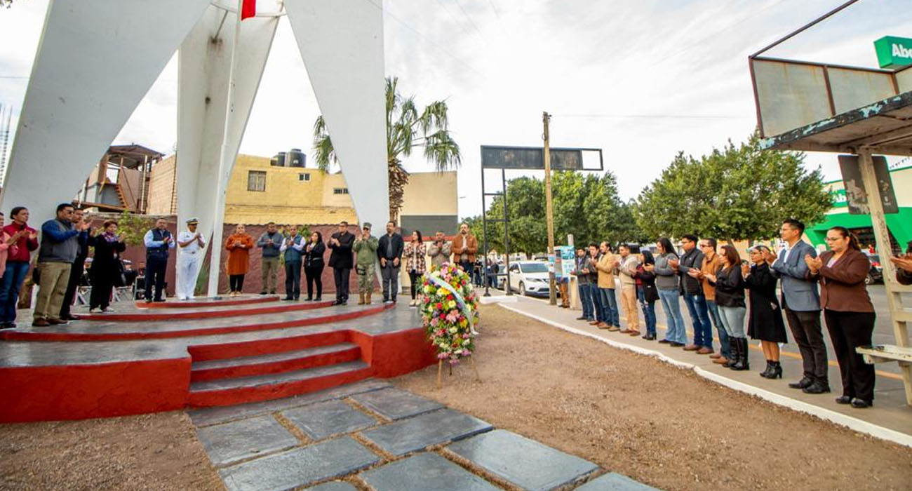 Conmemora Ayuntamiento de Guaymas Día de la Bandera.