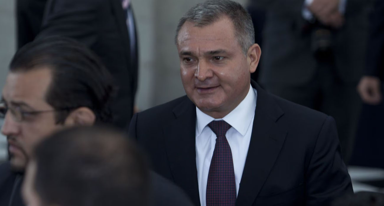 García Luna tejió red de corrupción con la que extrajo 745.9 mdd de México: UIF