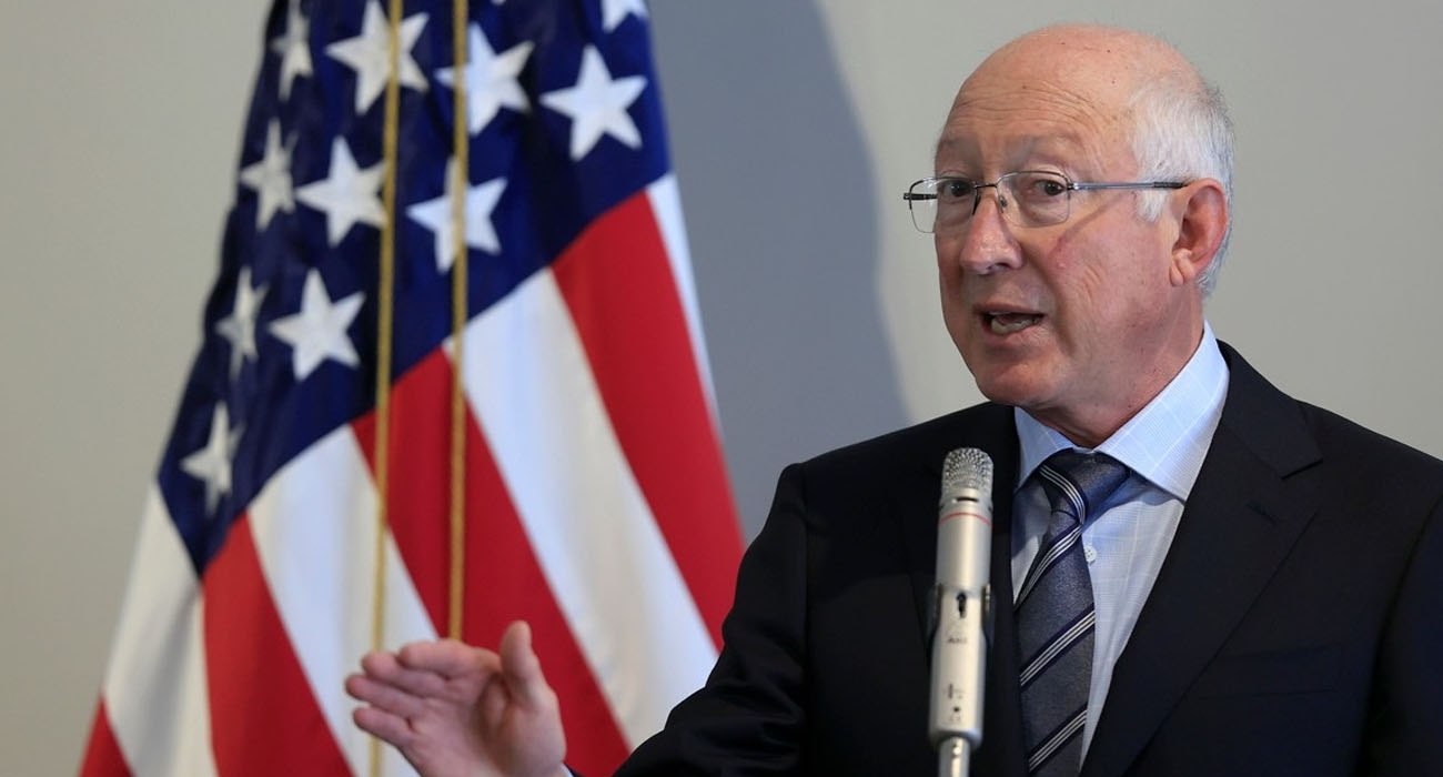 Ken Salazar destaca trabajo en materia de seguridad con las Fuerzas Armadas