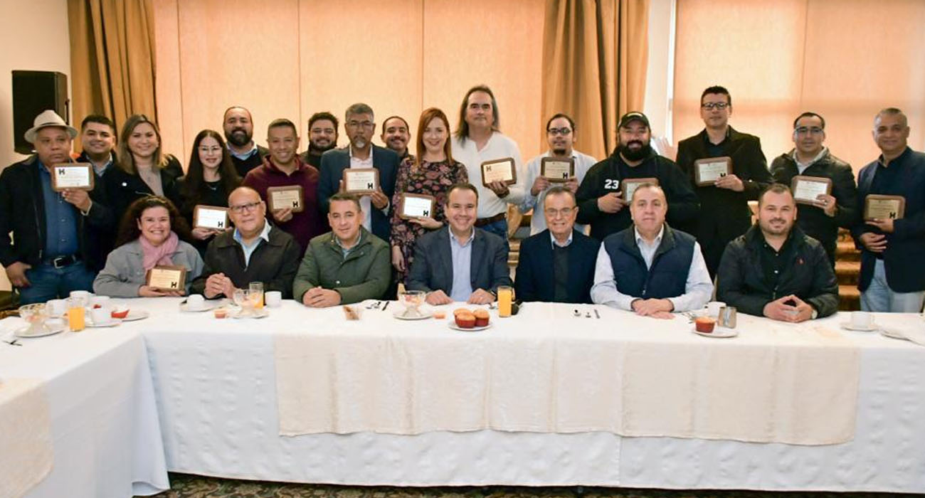 Reconoce Toño Astiazarán a cronistas deportivos