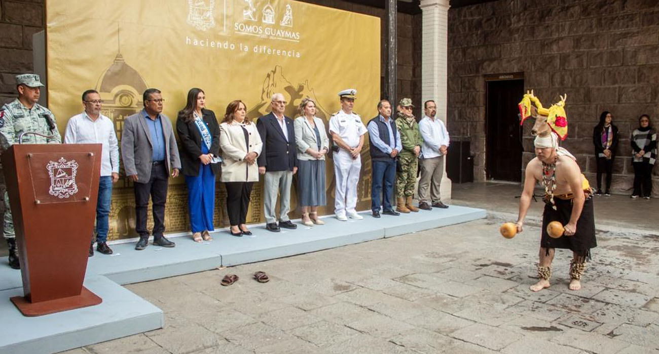 Realizan cruce de banderas Ayuntamiento de Guaymas y ciudades hermanas.