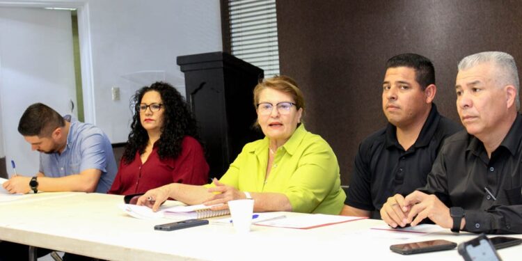 ORGANIZAN PROGRAMA RECREATIVO EN EL RÍO MAYO