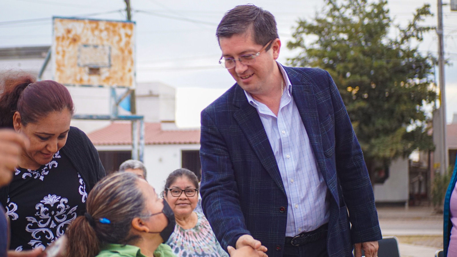 ATIENDE JORGE ELÍAS DEMANDAS DEL FRACCIONAMIENTO MISIONEROS