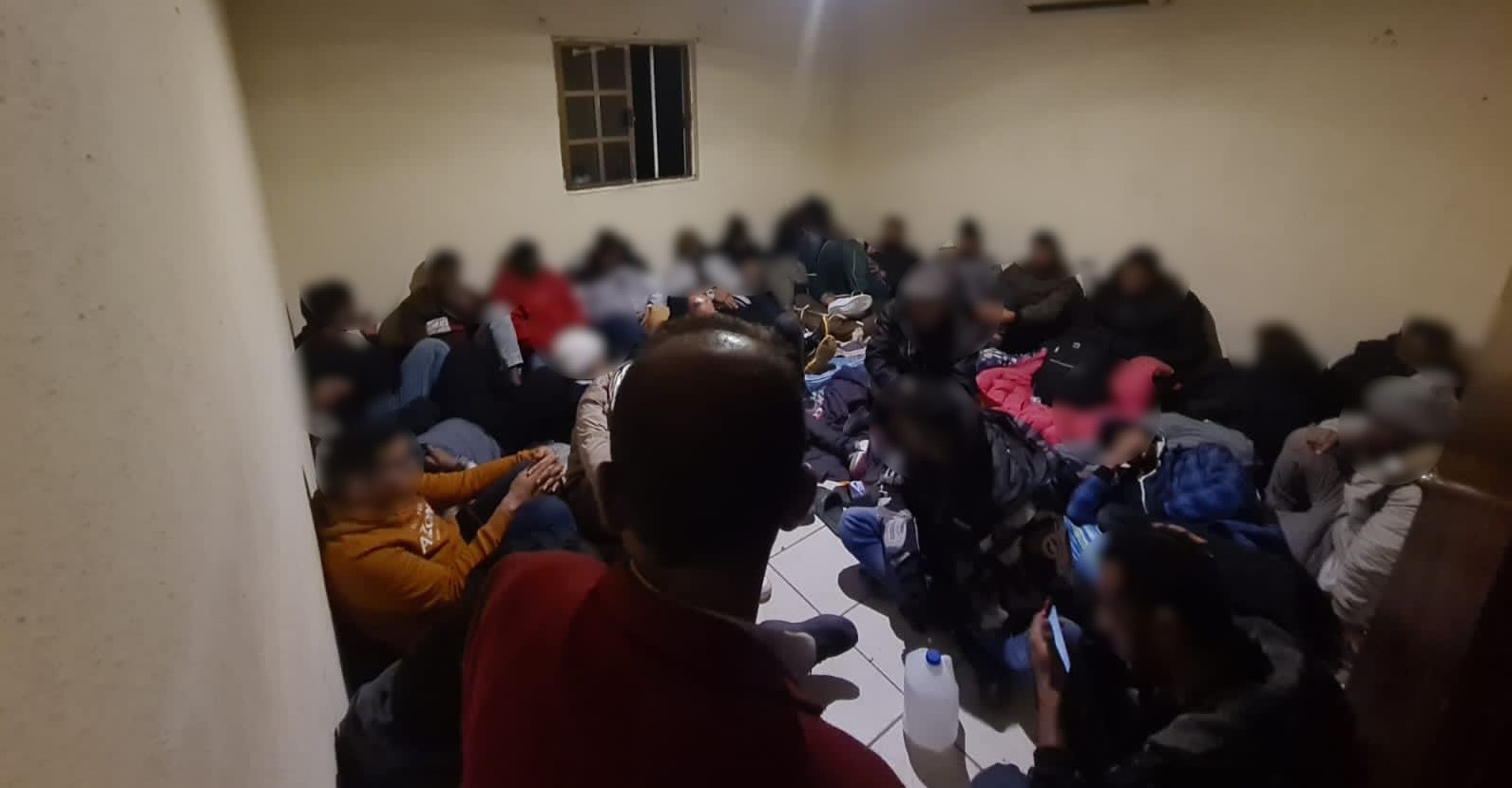 Rescatan Policía Estatal, Sedena y Guardia Nacional a 59 migrantes en Gral. Plutarco Elías Calles.