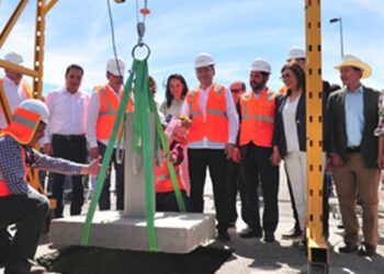 Coloca gobernador Alfonso Durazo primera piedra del proyecto Sky Bridge Sonora