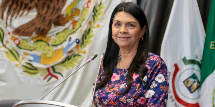 Presenta Ernestina Castro propuesta de ley de comunicación social.