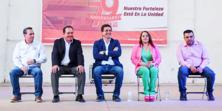 Celebra Jorge Elías con maestros el 79 aniversario Del SNTE