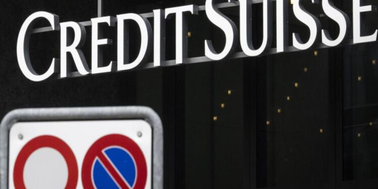 Desplome de Credit Suisse arrastra consigo a mercados internacionales