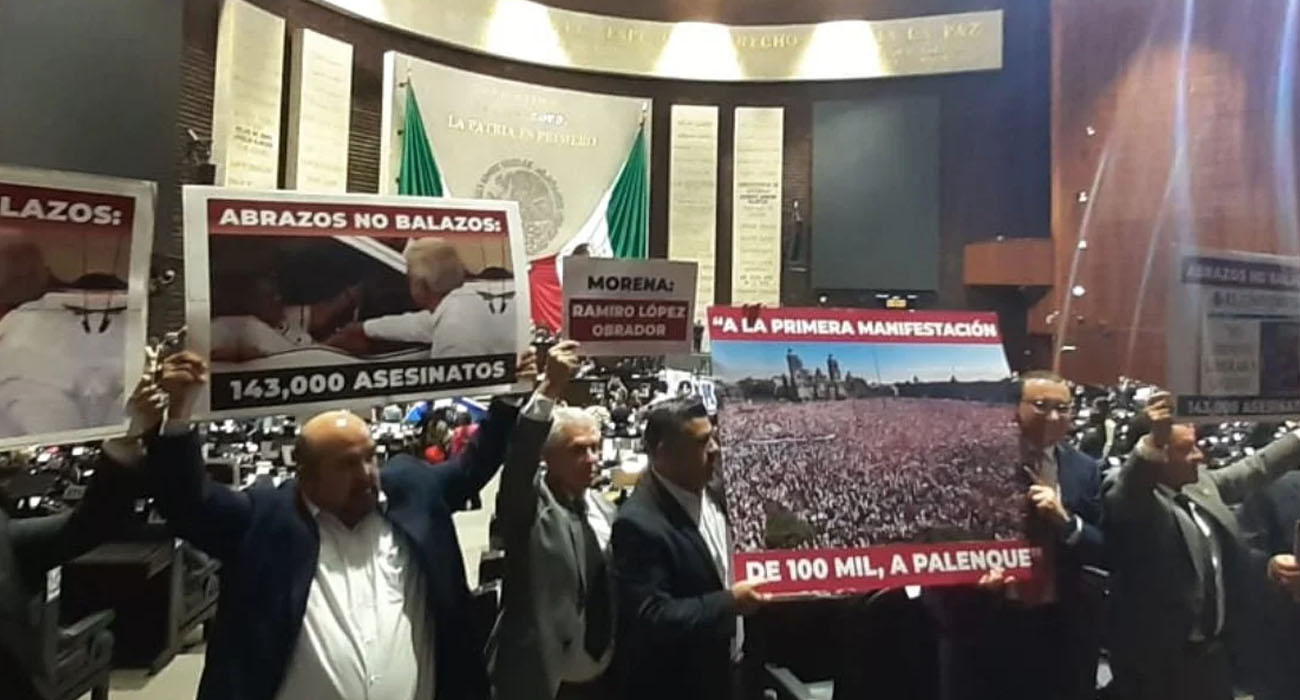 En Diputados, guerra de mantas e insultos por GGL