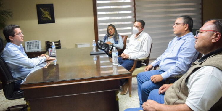 Refrenda Jorge Elías coordinación con seccion 54 del SNTE