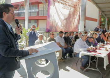 Destaca Jorge Elías el talento artístico de alumnos de secundaria