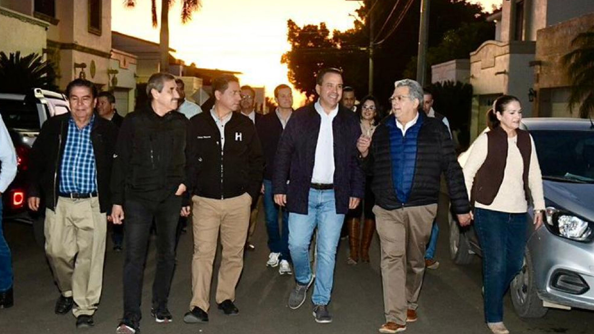 Entrega Toño Astiazarán rehabilitación de la avenida Poder Legislativo