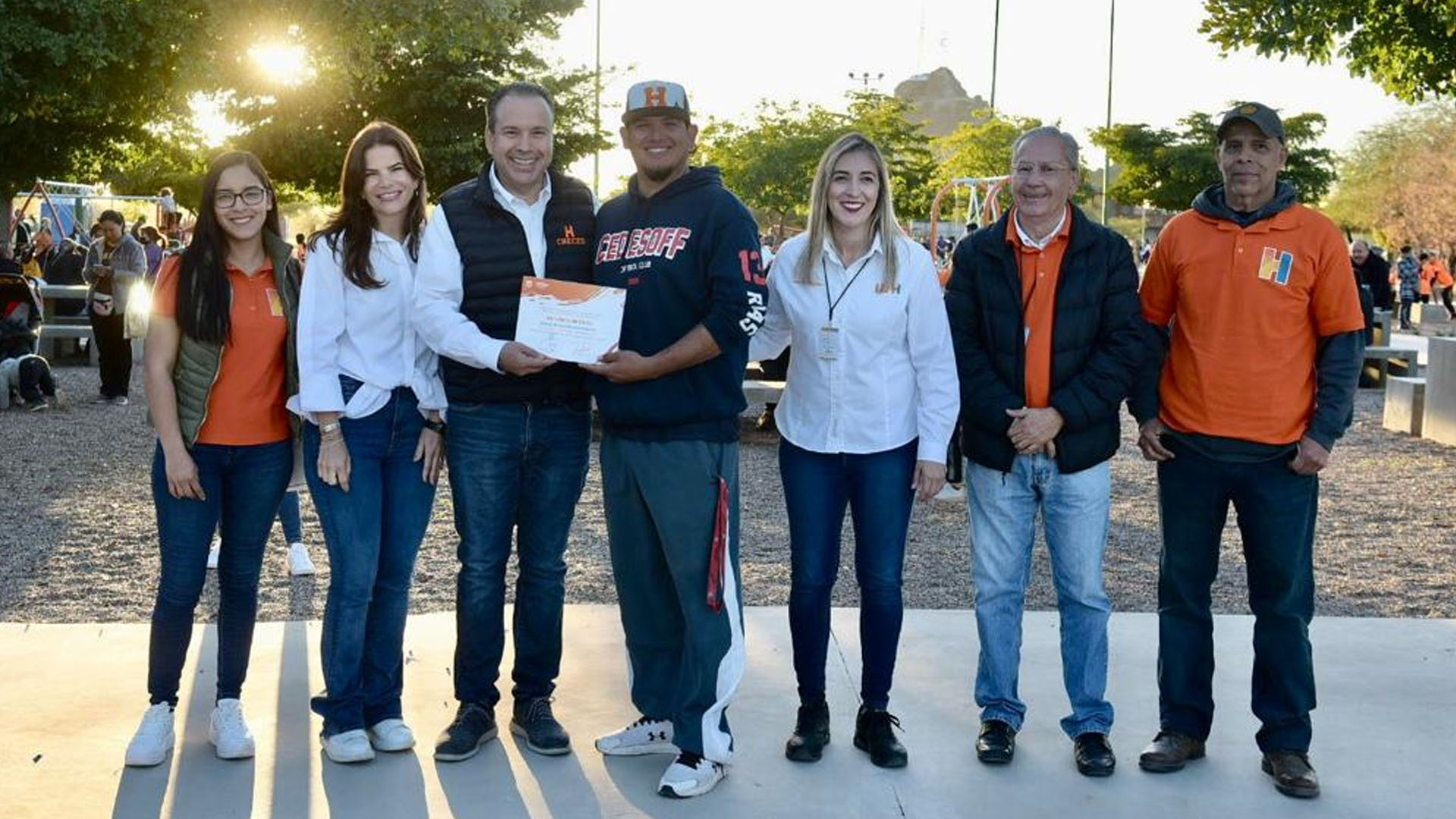 Lanza Toño Astiazarán CRECES en el Deporte