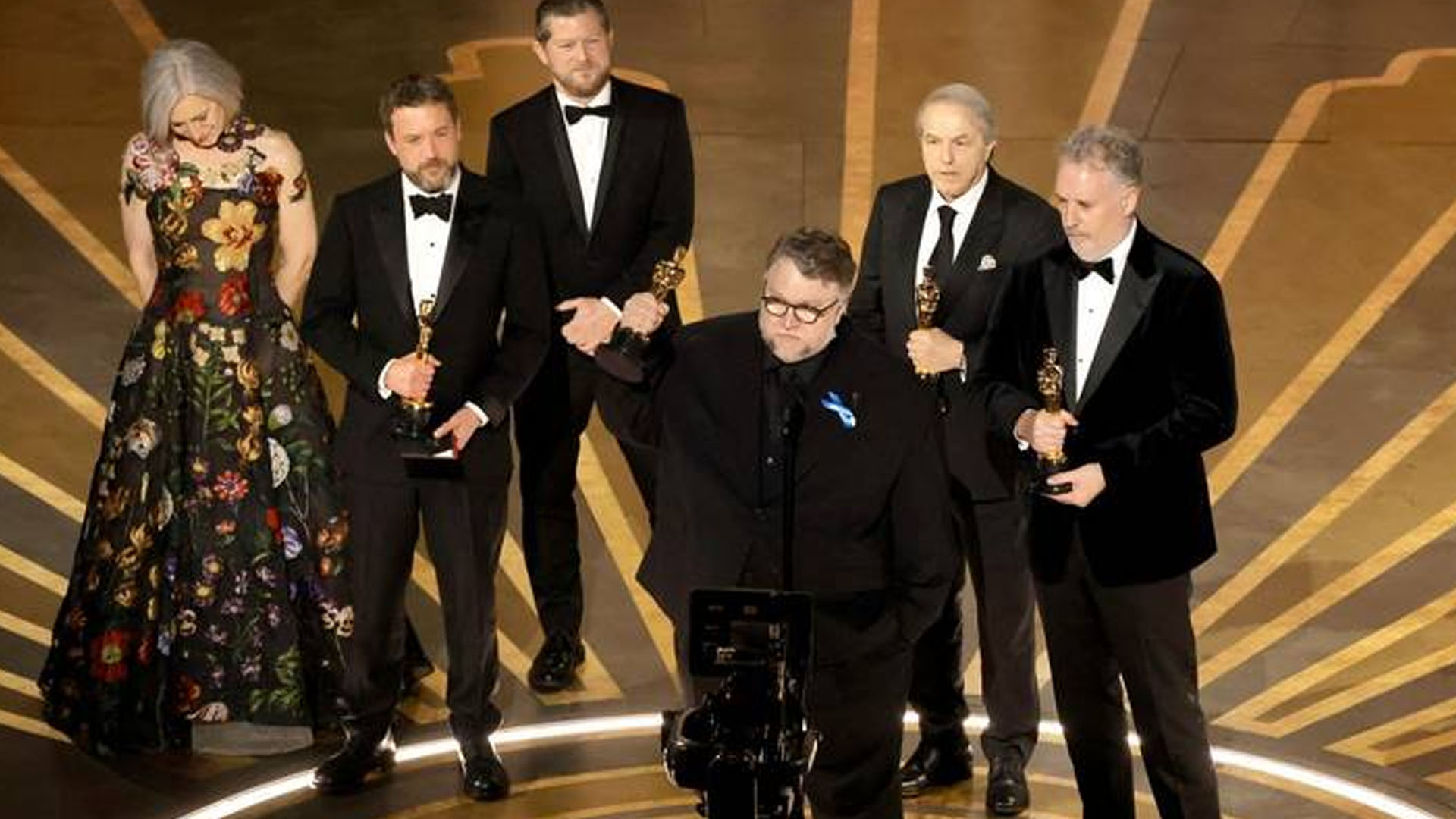 López Obrador felicita a Guillermo del Toro por su Oscar con ‘Pinocho’
