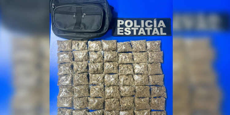 Asegura Policía Estatal 49 envoltorios con narcótico en Guaymas.