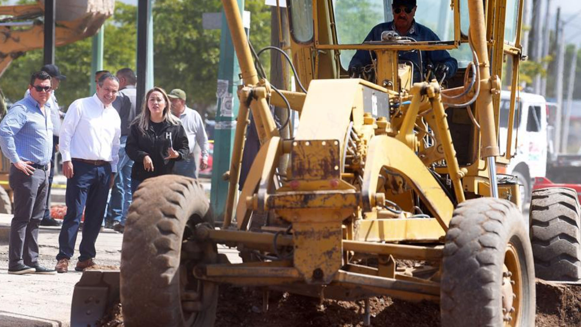 Supervisa Toño Astiazarán reconstrucción de crucero en calles Navojoa y Agustín Gómez del Campo