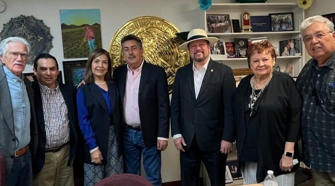 Se reúnen Alcalde y Presidenta del DIF con socios del PPEP INC