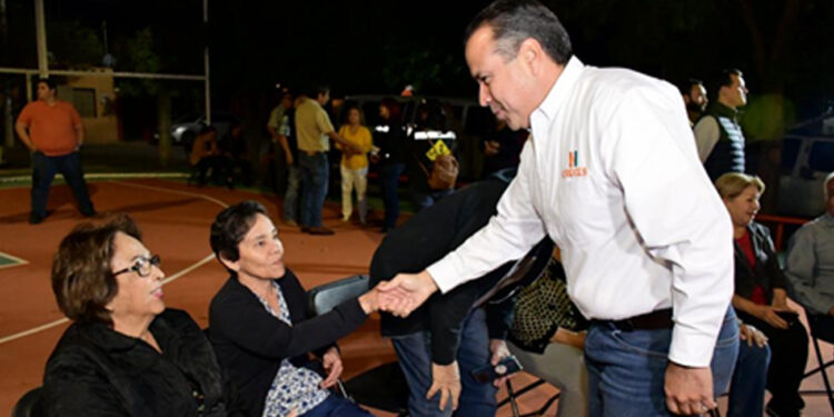 Entrega Toño Astiazarán mejoras a parque Ébanos en Fuentes del Mezquital