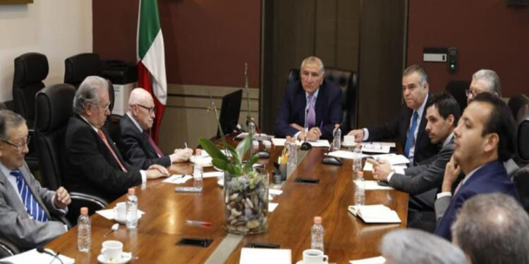 Adán Augusto cabildea a favor de GN en la Corte