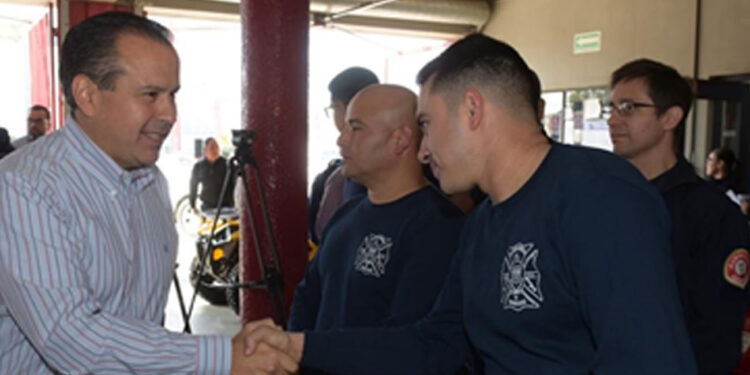 Respalda y agradece Toño Astiazarán labor de Bomberos de Hermosillo
