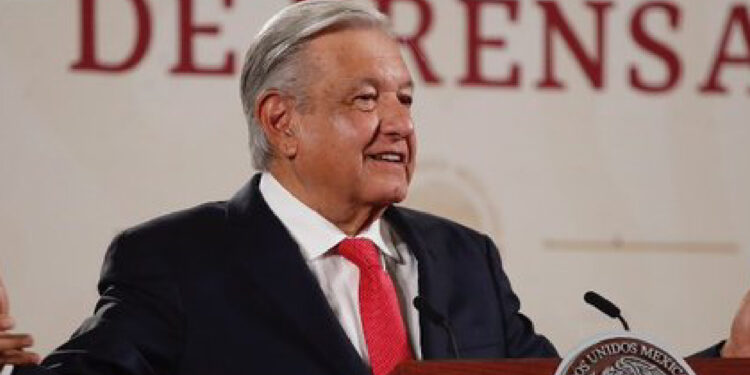 López Obrador dice que Lilly Téllez, Germán Martínez y otros personajes lo traicionaron