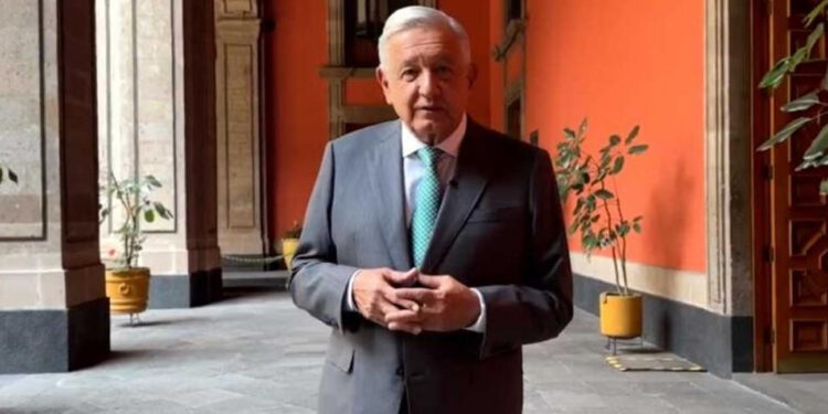 ‘Estoy bien’: AMLO reaparece tras contagio de COVID-19