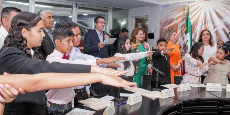 Jorge Elías encabezó la ceremonia de instalación de Cabildo Infantil 2023