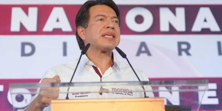 Salida de Lorenzo Córdova permitirá transformación en el INE, dice Mario Delgado; se va “como los ladrones”, acusa