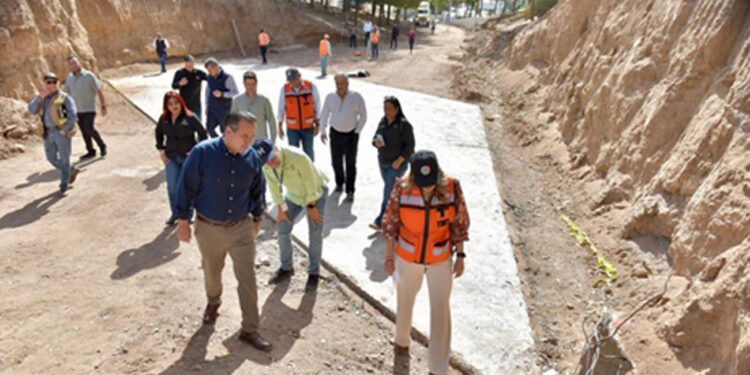 Verifica Toño Astiazarán trabajos en paso a desnivel y en calle Olivares