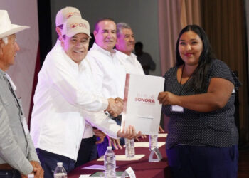 Brinda certeza jurídica Gobierno de Sonora a cientos de familias del sur de la entidad