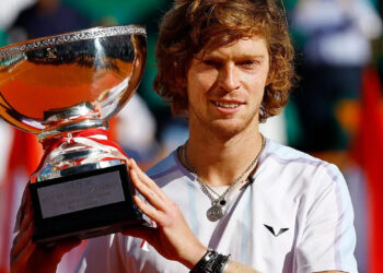 Montecarlo: Rublev remonta para conquistar el primer Masters 1.000 de su carrera