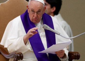 Papa Francisco no participará en Viacrucis en el Coliseo de Roma