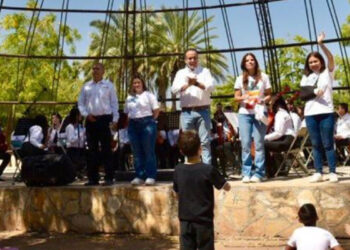 Celebran a lo grande Toño Astiazarán y Patty Ruibal a la niñez en CHIQUIFEST
