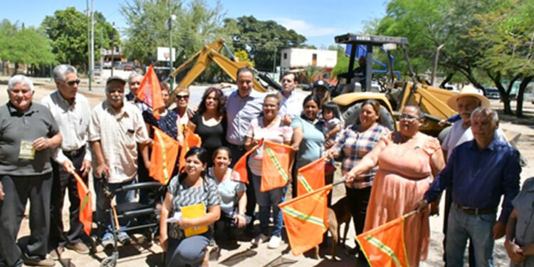 Inicia Toño Astiazarán rehabilitación de Parque Yaquis en la colonia El Ranchito